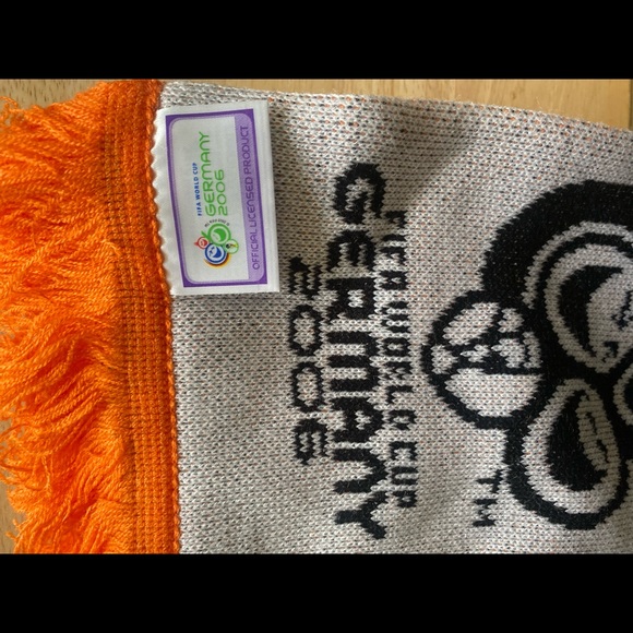 Official FIFA World cup scarf never worn - Picture 2 of 4